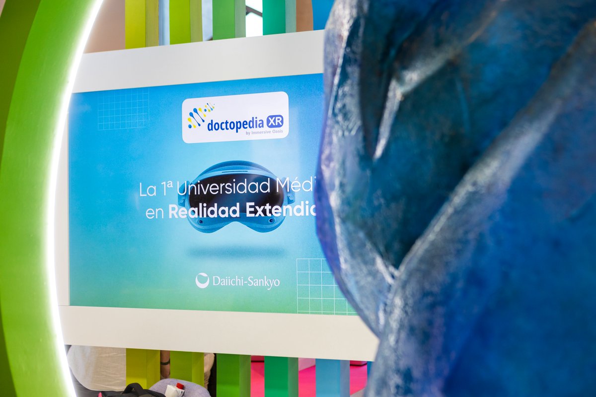 🗣️Descubre #DoctopediaXR: tu formación médica en un entorno inmersivo.

Nuestra aplicación de realidad extendida combina simulaciones clínicas avanzadas, contenido actualizado y experiencias prácticas pensadas para profesionales sanitarios.

📲Disponible gratis en Meta Horizon