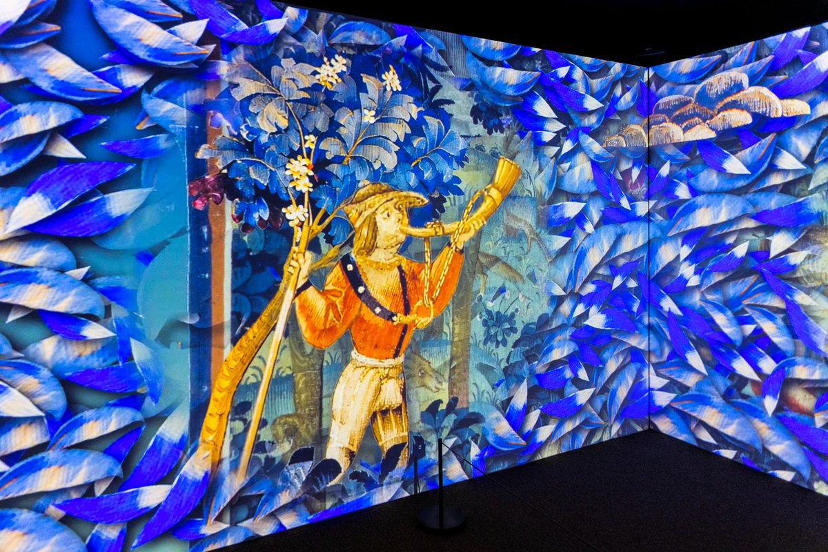 SINOCAvj's tweet photo. Projecció immersiva que he realitzat sobre els tapissos de Tournai per a l’#exposició “El poble gitano de Catalunya: història i cultura” al @mhistoriacat. 
#immersiveexperience #museu #immersive #digitalart #poblegitanomhc #historiadecatalunya https://t.co/PBsFAeZBYK
