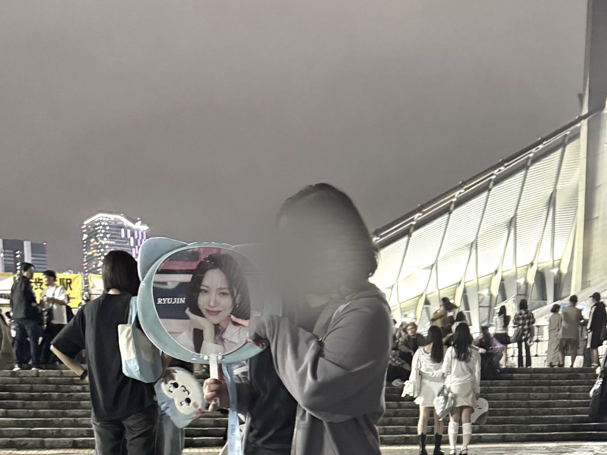 itzyo_zyo's tweet image. ITZY Fan Meeting &quot;ON AIR&quot;
・
・
・
まじで最高の2日間だった🥹
ITZYちゃんを生で見れたのもハイタッチ出来たのもみんなと掛け声できたのも全部本当に幸せだったよ〜🤍🕊
でも1人参戦寂しすぎたからMIDZY友達沢山作りたい！みなさん仲良くしてください😭🫶🏻

 #ITZY  #ITZY_ONAIR  #MIDZYと繋がりたい