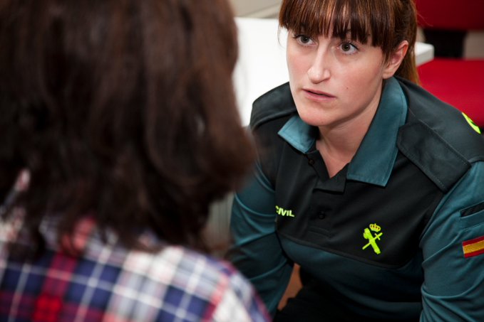 El personal de los EMUMEs no solo recoge las denuncias de violencia de genero, también ofrece una atención personalizada y asesora a las víctimas para solicitar los apoyos de las instituciones públicas. 

#EMUME #ViolenciaGénero