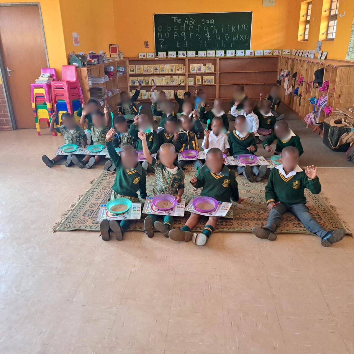 Happy #WorldFoodDay from Inkosi Masumpa Primary School in KZN! 

TBF is proud to fight food insecurity by supplementing NSNP lunches with our in-school breakfast programme, starting the day with a warm, nutritious Morvite meal. 

#TigerBrandsFoundation #Nutrition #Education