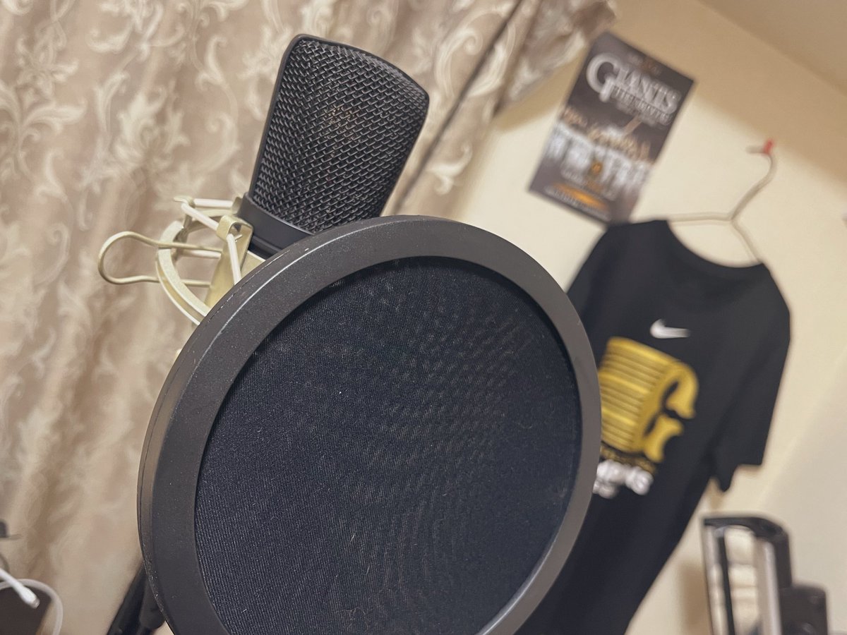 みちよさが終わって未明さんは何をしているかといいますと、都内にレコーディングしに行って、自宅に帰ってきてまたレコーディングをしています。