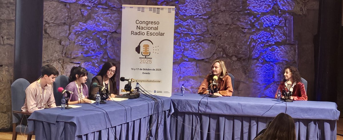 Seguimos aprendiendo sobre #radioescolar en el #CongresoRadioEscolar. 
Porque la radio es un espacio de inclusión donde no solo se transmiten palabras sino que también se transmiten emociones. <a href="/educaINTEF/">Educación INTEF</a> <a href="/educacyl/">Educación JCyL</a> #escuelaviva