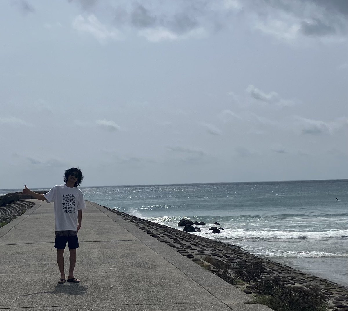 Glocal0134's tweet photo. 久々に来れました種子島。
波良くて有り難い日々。
#合宿　#サーフィン部 https://t.co/6vlt98pKVf