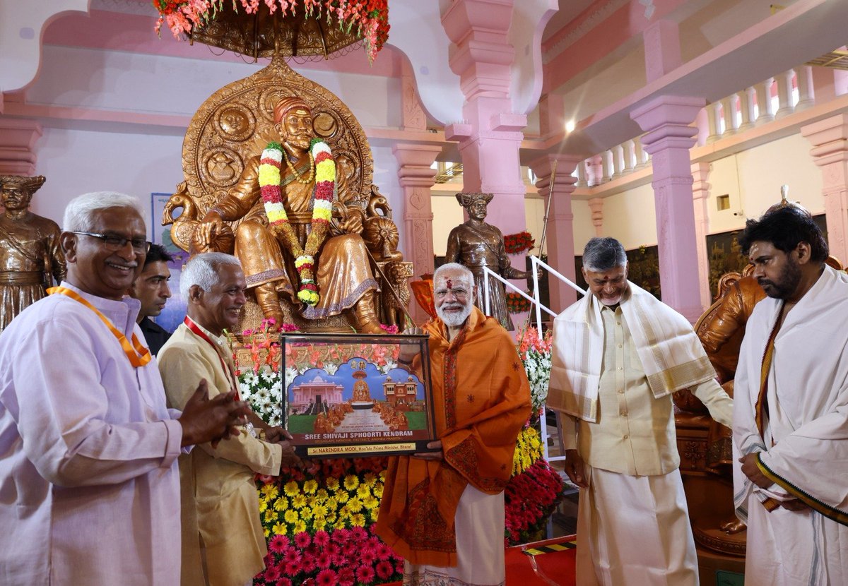 శ్రీశైలంలోని శ్రీ శివాజీ ధ్యాన మందిరం మరియు శ్రీ శివాజీ దర్బార్ హాల్‌ను సందర్శించాను. మహాన్ ఛత్రపతి శివాజీ మహారాజ్ 1677లో శ్రీశైలం వచ్చి, శ్రీశైలం మల్లికార్జున మందిరంలో ప్రార్థించారు. 

ధ్యాన మందిరంలో ఆయన ధ్యానం చేసి, భ్రమరాంబ దేవి ఆశీస్సులు పొందారు.