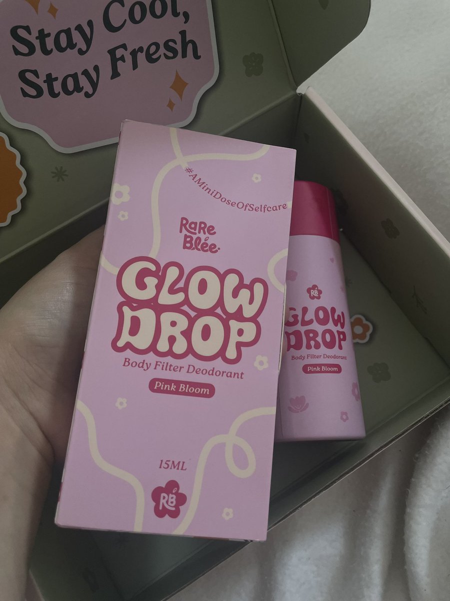 RareBlee's tweet photo. Let’s be real 🍀🌸

Deodorant is the unsung hero 😌
Keeps you fresh, calm &amp; confident through heat, rush and stress 🫶
Sometimes the real lifesaver isn’t coffee… it’s your deodorant 👀

BUY HERE: https://t.co/74oIxkjGvW https://t.co/2Dw1e2UcBi