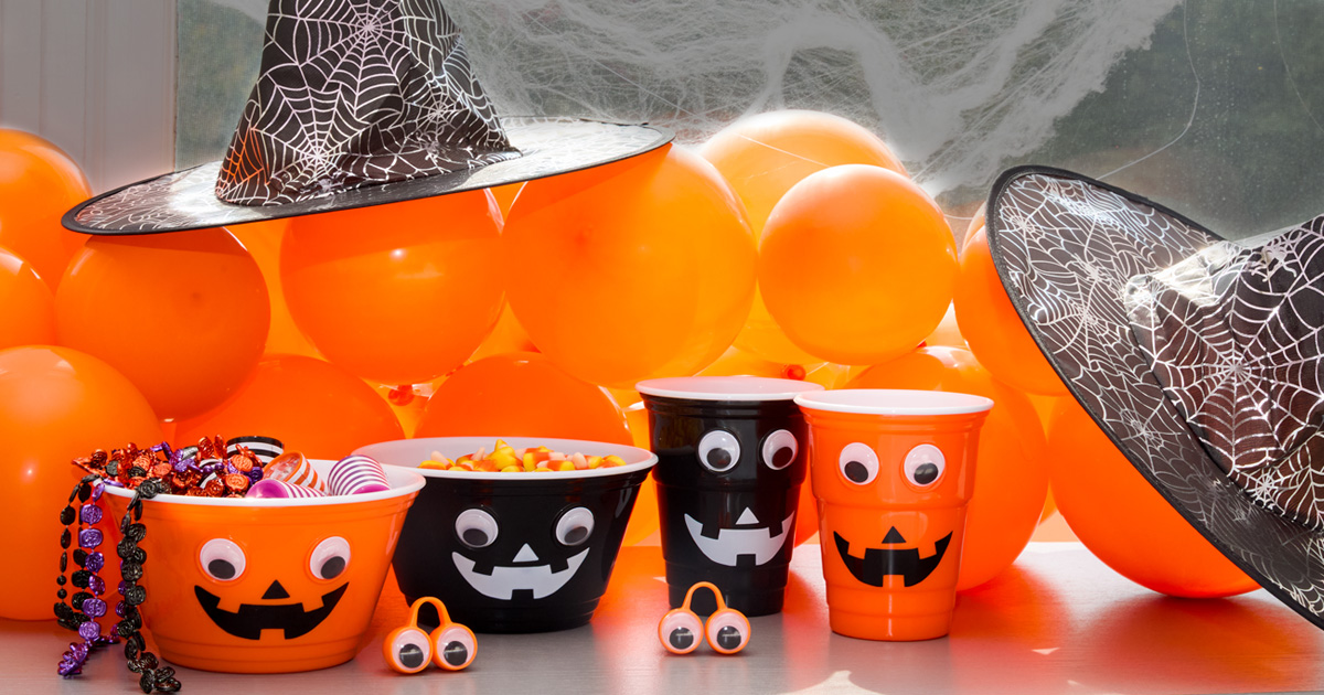 Spooky, scary skeletons are ready to party! 💀 
Grab your Halloween décor, tableware, and treats at Dollar Tree. 🎃
DT.social/NVUZ50X9s4O