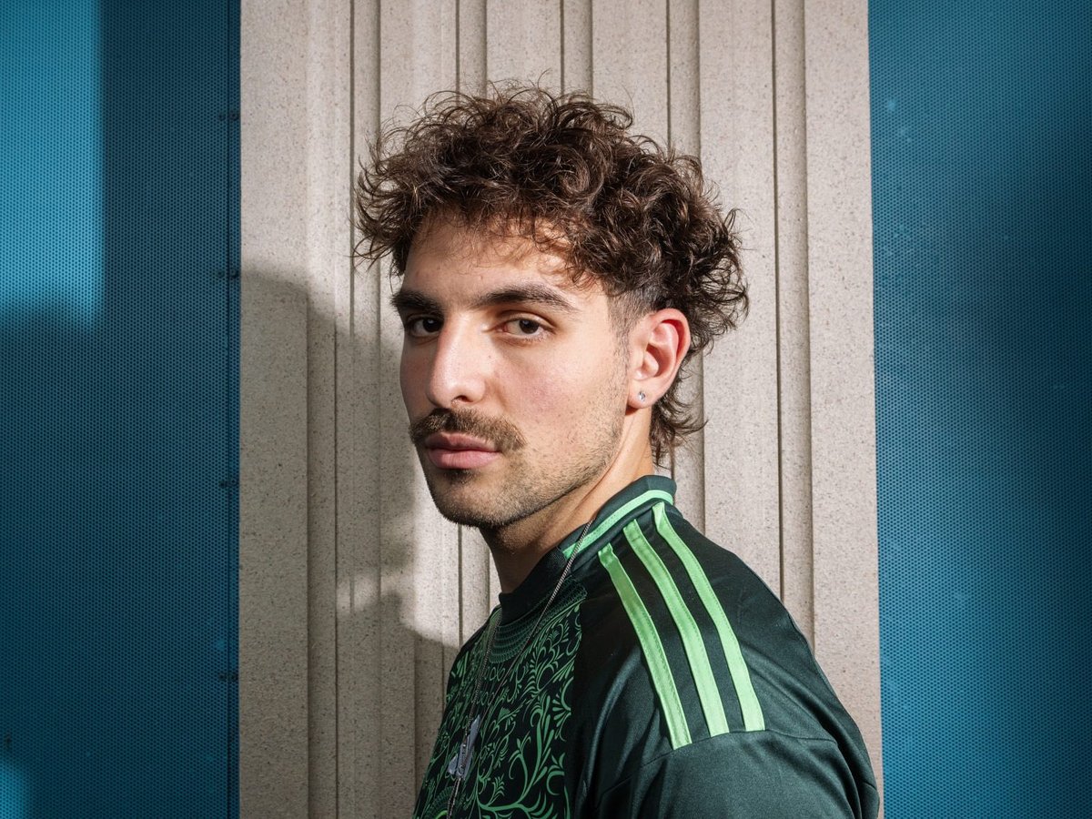 Saint Levant: “love letters” dalla Palestina al mondo 

#saintlevant

Lancio dell’edizione deluxe del suo acclamato EP “Love Letters”, con quattro nuove tracce completamente in lingua araba.

<a href="/arabescmagazine/">Arabesc</a> 

Leggi Qui
arabesc.it/saint-levant-l…