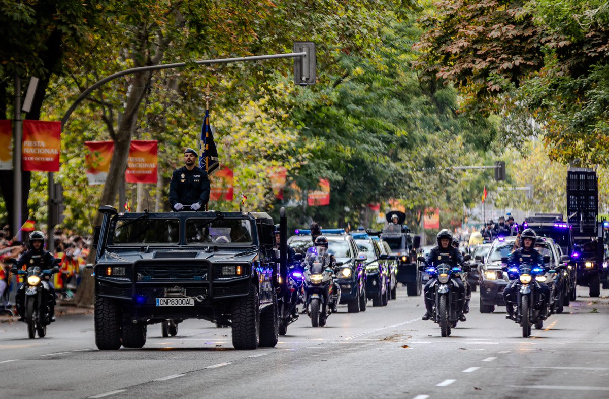 interiorgob's tweet image. 🇪🇸 #Recap del Día de la Fiesta Nacional

🎖️ Orgullo, tradición y servicio a #España

👮‍♂️ Estos son algunos de los mejores momentos de @policia y @guardiacivil durante el desfile del #12O.

👇 ¡No te los pierdas! #DFN25