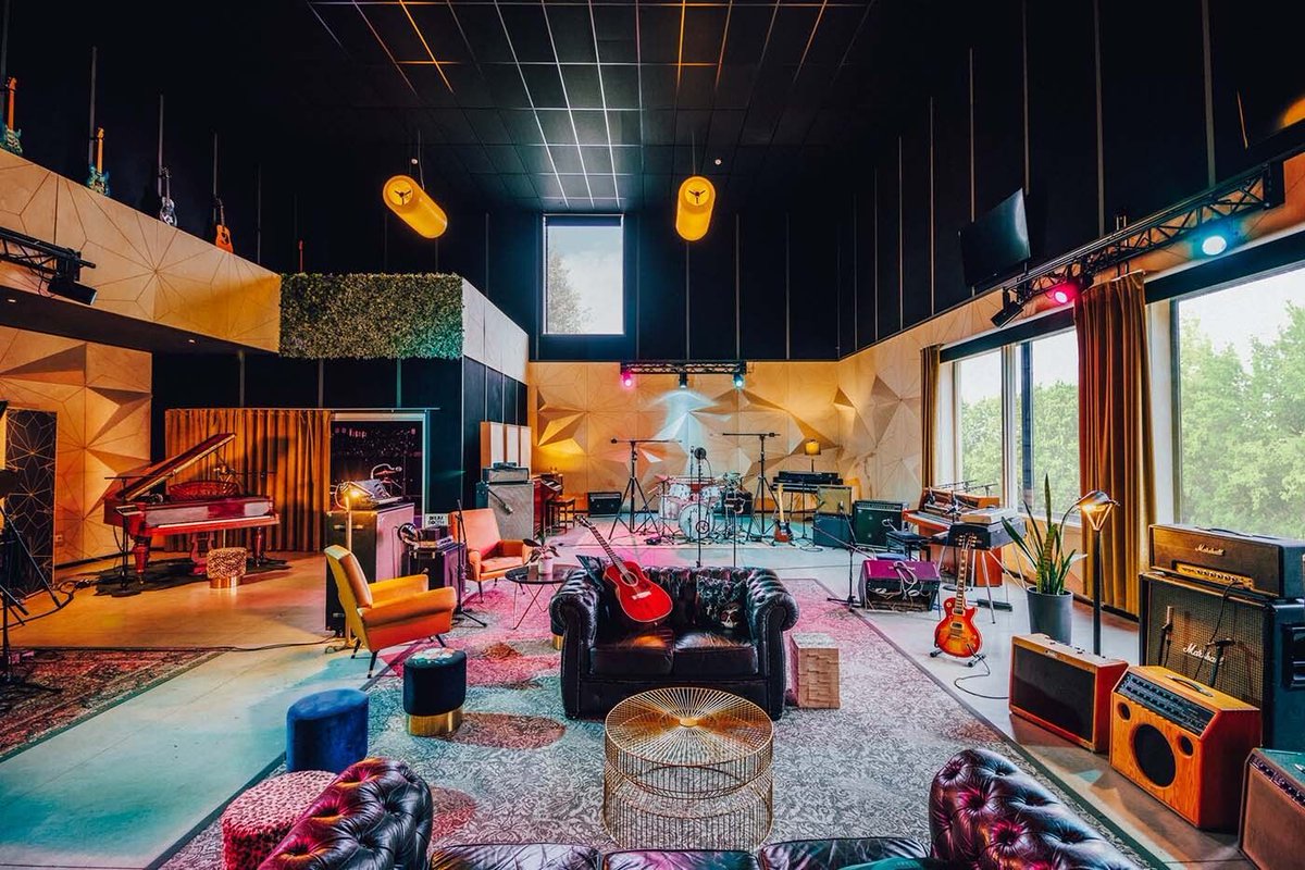 Rural Belgian city Malmedy is home to Daft Hotel, a surprising amalgam of music, artistry, relaxation, and creative-class hospitality... we-heart.com/2025/10/16/daf…