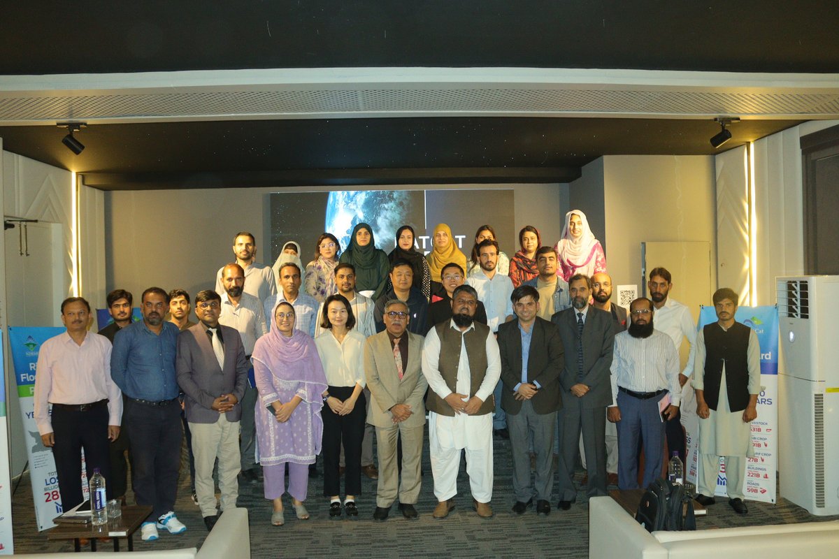 pmdgov's tweet photo. A capacity building session titled "Institutionalizing Risk Knowledge: A NatCat Capacity Building" was held today, October 16, 2025, at PMD HQs in Islamabad.
#DisasterRiskManagement #NatCatModel #EarlyWarningSystems #PMD #NDRMF #SUPARCO #CMA
@SUPARCO_PAK @ndrmfpk https://t.co/p3a6yOQIzq