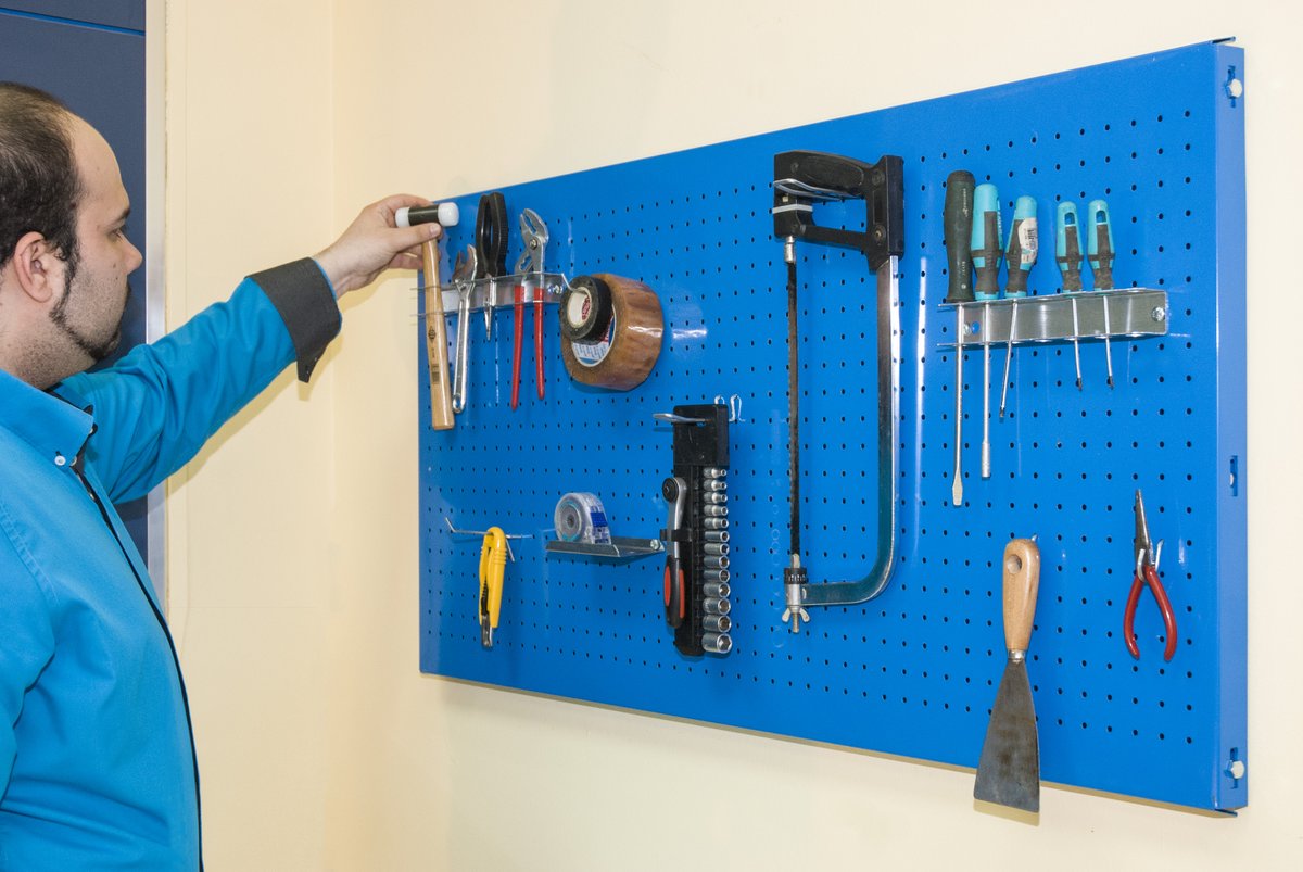 Completa tu espacio con el panel metálico para herramientas: orden, resistencia y eficiencia en un solo complemento. 💪

#BancoDeTrabajo #PanelMetálico #Organización #HechoEnEspaña
