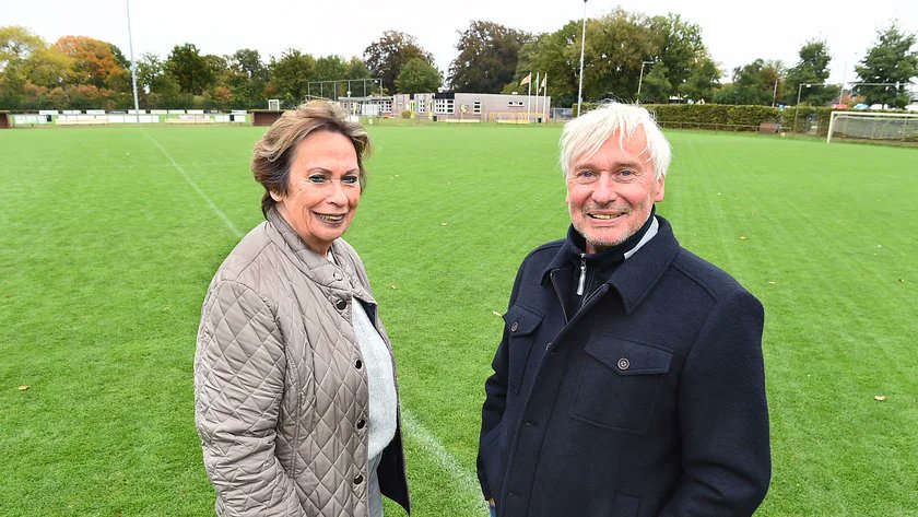 '𝗕𝗲𝗳𝗮𝗮𝗺𝗱𝗲 𝗧𝗲𝗿𝗯𝗼𝗿𝗴 𝗧𝗼𝗲𝗿𝗻𝗼𝗼𝗶 𝘀𝘁𝗼𝗽𝘁 𝗻𝗮 𝟰𝟯 𝗲𝗱𝗶𝘁𝗶𝗲𝘀'

Els Bakker en Peter Berendhaus blikken in een groot interview met Achterhoek Nieuws terug op 43 edities Terborg Toernooi 📰

Lees het artikel 👇
achterhoeknieuws.nl/nieuws/sport/5…

#TerborgToernooi⚽