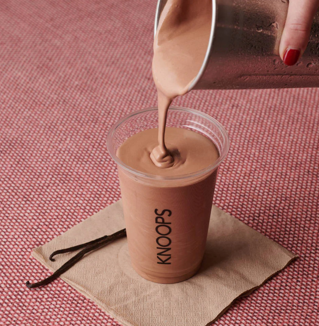 🍫 If you have a 'Knoops' store near you, -  grab FREE hot chocolate today from 5pm 

Just check the app from 5pm for the offer to claim yours.