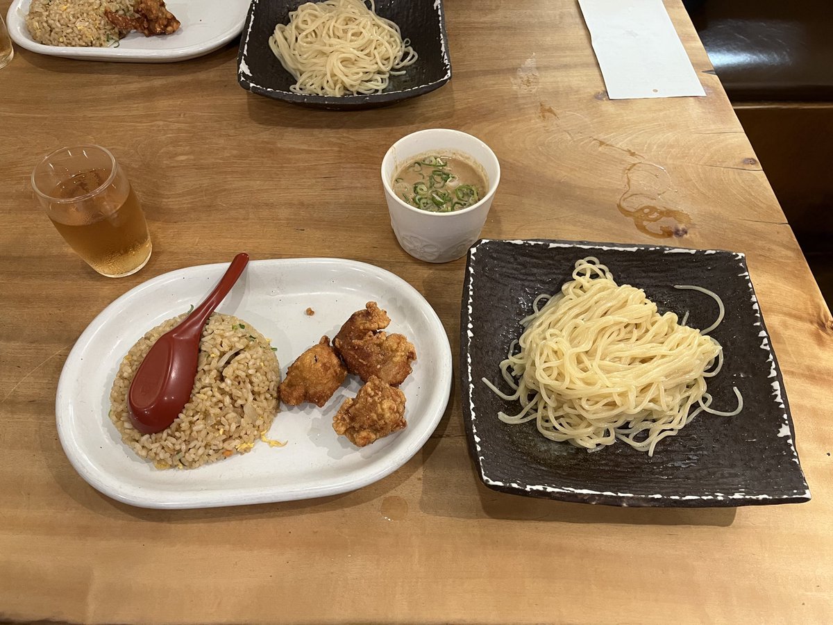 wataibashin's tweet photo. 「らーめん 熊五郎 アポロ店」で夕食。

ラーメンよりつけ麺の方がお安い。

https://t.co/MvI3199UIi https://t.co/XvON1jVd7D