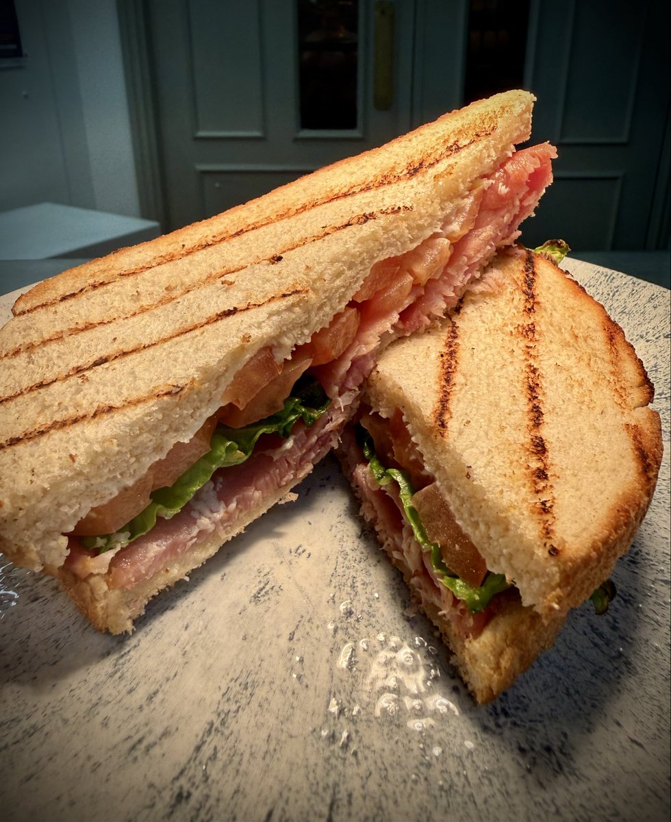 Char_Caz's tweet image. Phwoar just look at that blt #worklife #chef #cheflife