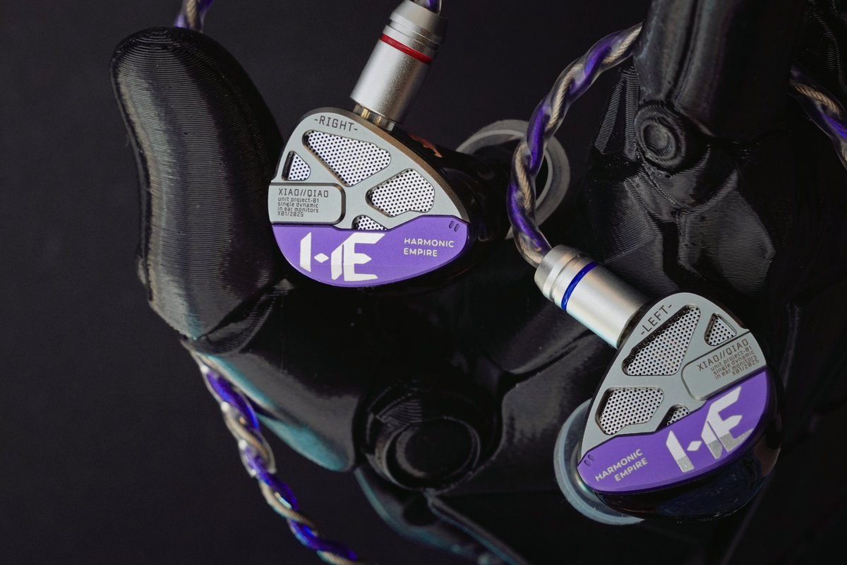AEHiFi_JP's tweet image. 🥳【Harmonic Empire XiaoQiao】🔥

✨Featuring a precision-tuned dynamic driver, 1DD in-ear headphones
✨Comfortable ergonomic design
✨Attractive metal faceplate and resin housing
#HIFI #audiophile #cables #headphones #music

👇Discover more :
aehifi.com/products/harmo…