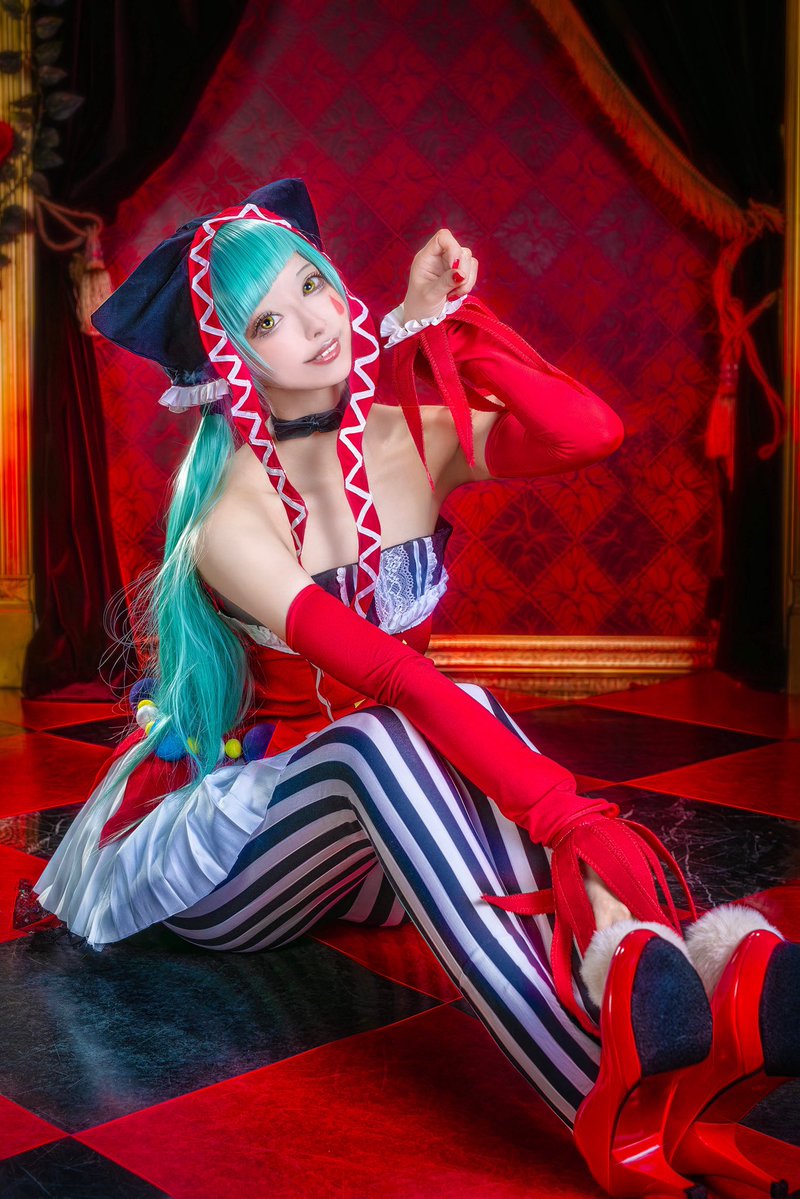 #cosplay 🤡
✖✖━
初音ミク/ピエレッタ🩸
　　　　　━━━━✖✖
📸: <a href="/i_kyo_com/">相鏡📸（あいきょー氏</a> 
#VOCALOID #HatsuneMiku