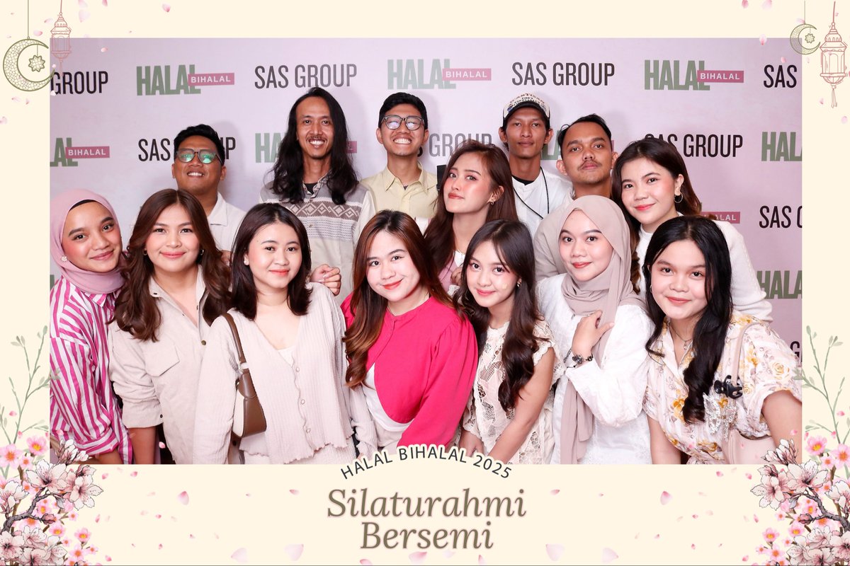 floucilly's tweet photo. first time ikut halal bihalal jd perampok makanan 😭 https://t.co/oYhV1PFzim