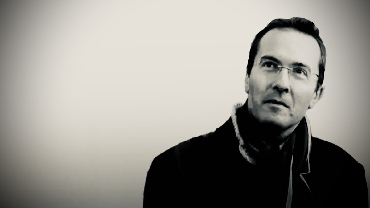 16 octobre 2020

Samuel Paty est égorgé puis décapité par l’islamiste Abdoullakh Anzorov

Il meurt seul

Abandonné par l’État
Lâché par L’Éducation Nationale
Trahi par certains de ses collègues
Désigné à son assassin par 5 élèves du collège

Ce fil retrace ses derniers jours