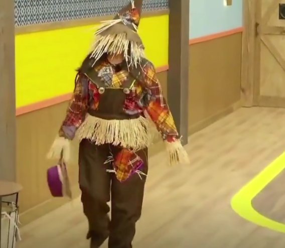 Error404coffee's tweet image. La Bea frente a la cámara: Tal vez ustedes no me conocen, pero dense la oportunidad de conocerme, por favor. 

Ay, mi reina. Si supieras que desde el minuto uno dentro de la granja varios te agarramos y ya no te soltamos. 
Tú no te vas. 
#LaGranjaVIP