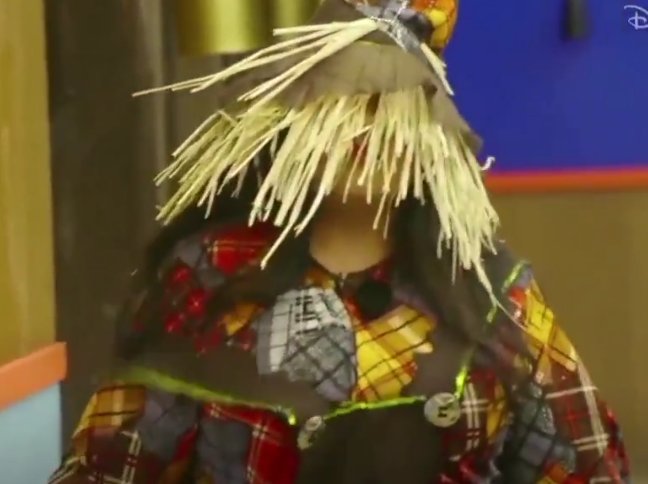 La Bea frente a la cámara: Tal vez ustedes no me conocen, pero dense la oportunidad de conocerme, por favor. 

Ay, mi reina. Si supieras que desde el minuto uno dentro de la granja varios te agarramos y ya no te soltamos. 
Tú no te vas. 
#LaGranjaVIP