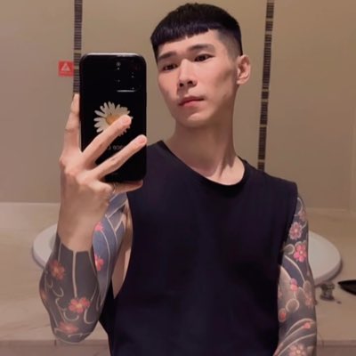 #NewProfilePic (新個人資料照片)