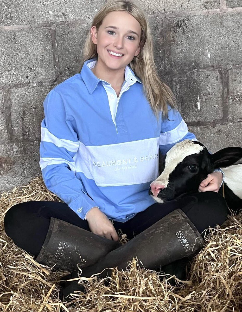 Aleena (@aleena206408) on Twitter photo Can a farm girl also get attention? Please say ‘hi’ 🥺❤️ Can a farm girl also get attention? Please say ‘hi’ 🥺❤️