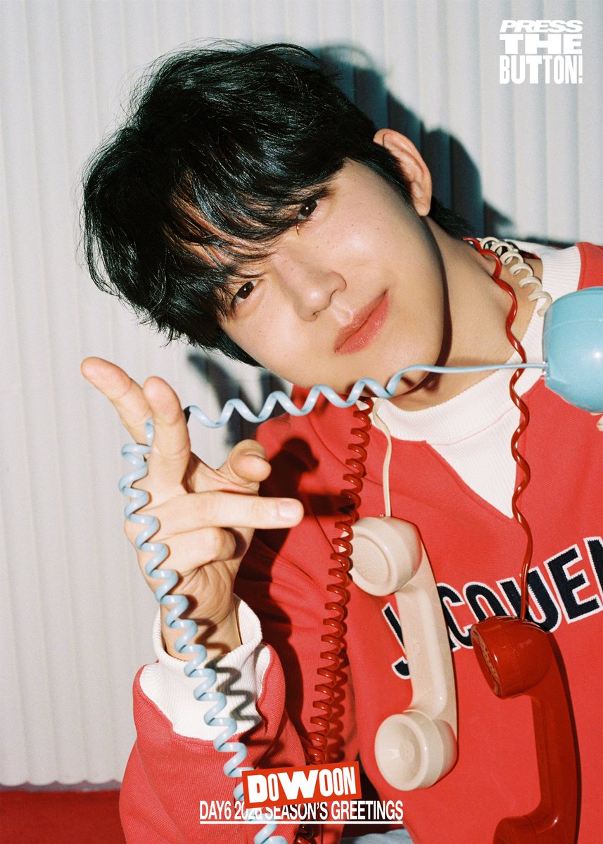 DAY6(데이식스) 2026 Season’s Greetings [Press The Button!]🕹️
 
#도운 #DOWOON
 
🔴PRE-ORDER
25.10.23 THU 11:00 - 11.02 SUN 23:59 (KST)
 
#DAY6 #데이식스
#DAY6_Press_The_Button
#2026SEASONSGREETINGS