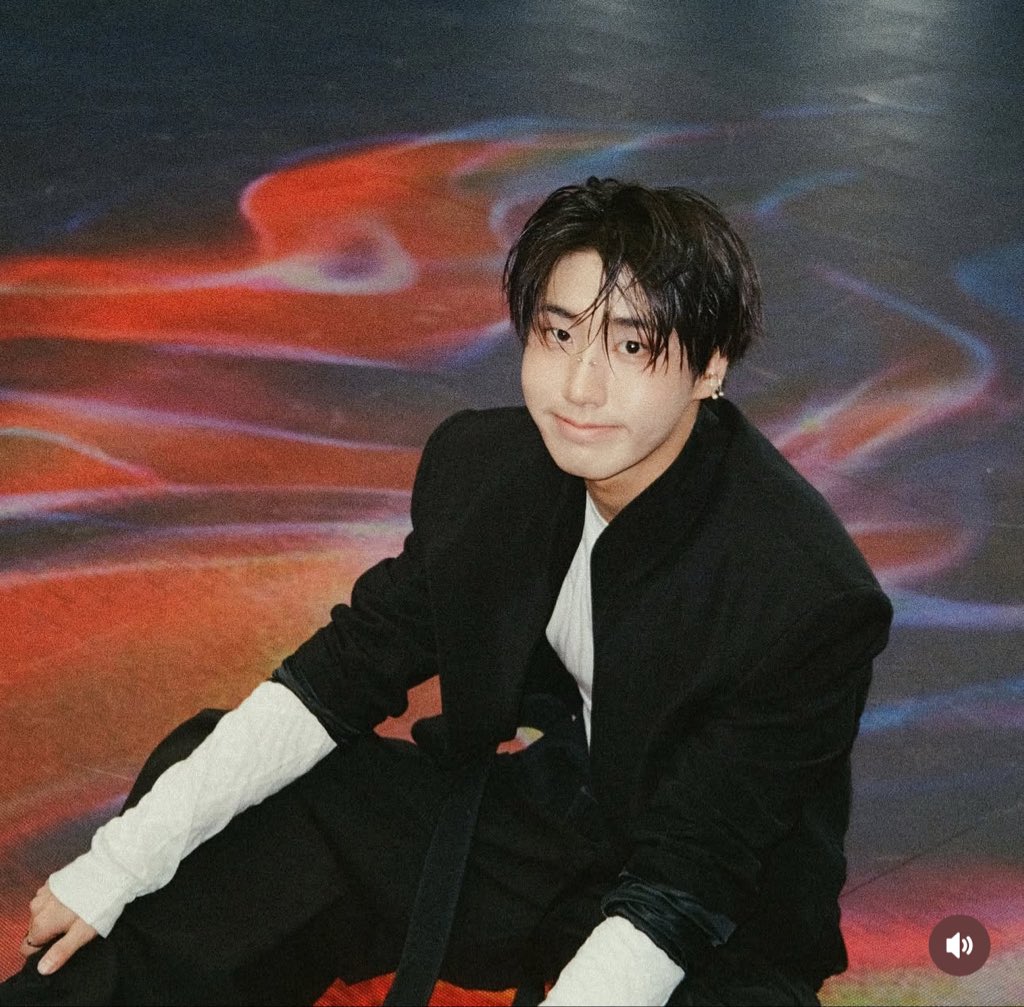 levy_artss's tweet photo. and it's all one person

#Han #Straykids #kpop #CEREMONY https://t.co/jXVUXqqD8C