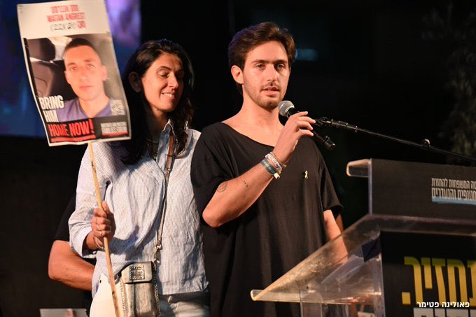 Ofri_Bar_'s tweet photo. שורד השבי עומר שם טוב מייעץ לחטופים ששוחררו: "אחרי כל ההיי המטורף הזה גם מגיע פתאום איזה דאון ודאון זה משהו קשה. אז אם הייתי יכול להגיד משהו גם לחטופים הייתי אומר - תבינו שזה יקרה" https://t.co/D3AahvawnU
