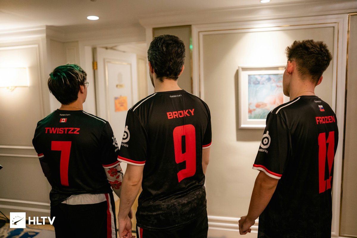 HLTVorg's tweet photo. The three musketeers of FaZe 🇨🇦🇱🇻🇸🇰

📸 @theMAKKU https://t.co/jUdIGqYeqO