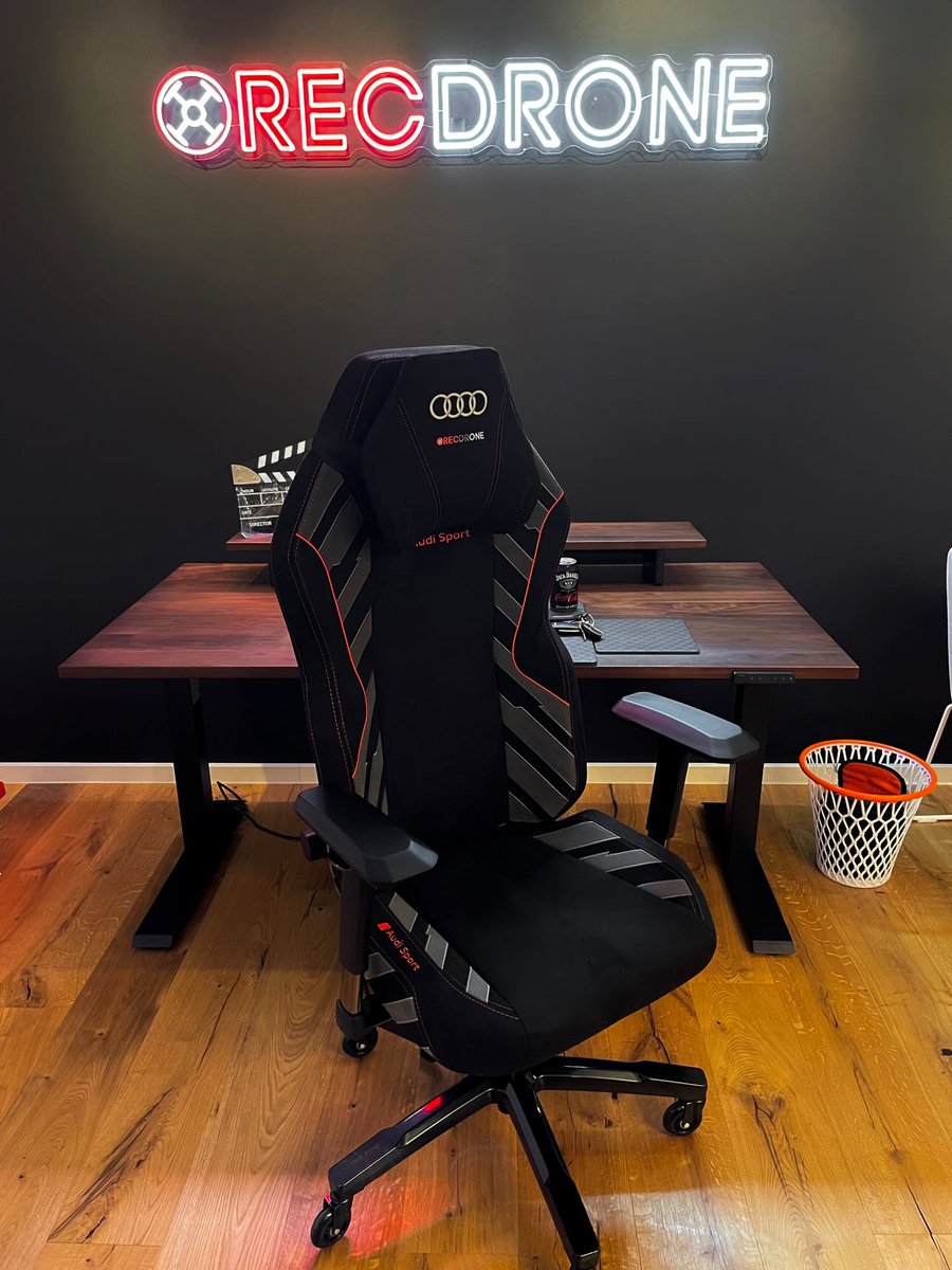 QuersusFR's tweet image. QUERSUS VAOS.3 Édition Audi
Revêtement : daim artificiel noir NFS

Imperméable, ignifuge et ultra résistant

Conforme REACH, douce et incroyablement confortable grâce à sa mousse à froid triple couche

Logo officiel Audi – un must pour les passionnés de performance et de…