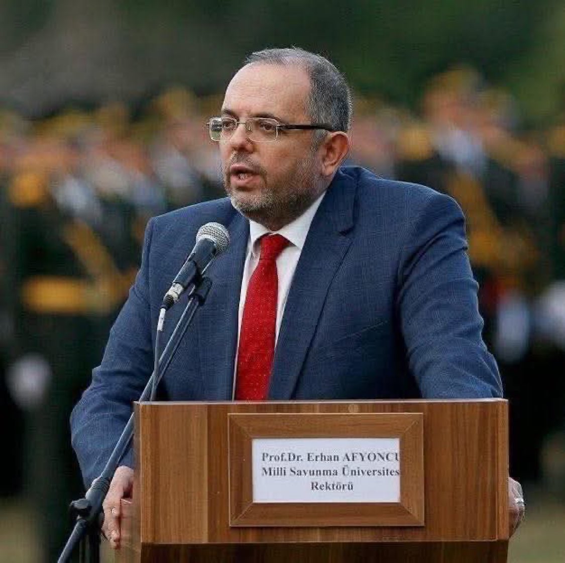 Prof. Dr. Erhan Afyoncu:  

• Kürtçülüğün önüne geçilmeli. Terörün altyapısını hazırlayan bu fikir ve yoldaşlarıdır.   

• Devletin zeminine dinamit konmak isteniyor.  

• Acil müdahale edilmeli.

• Dünya'nın başka bölgelerinden mesela Çin'de yaşam zorluğu çeken Türkleri(Doğu