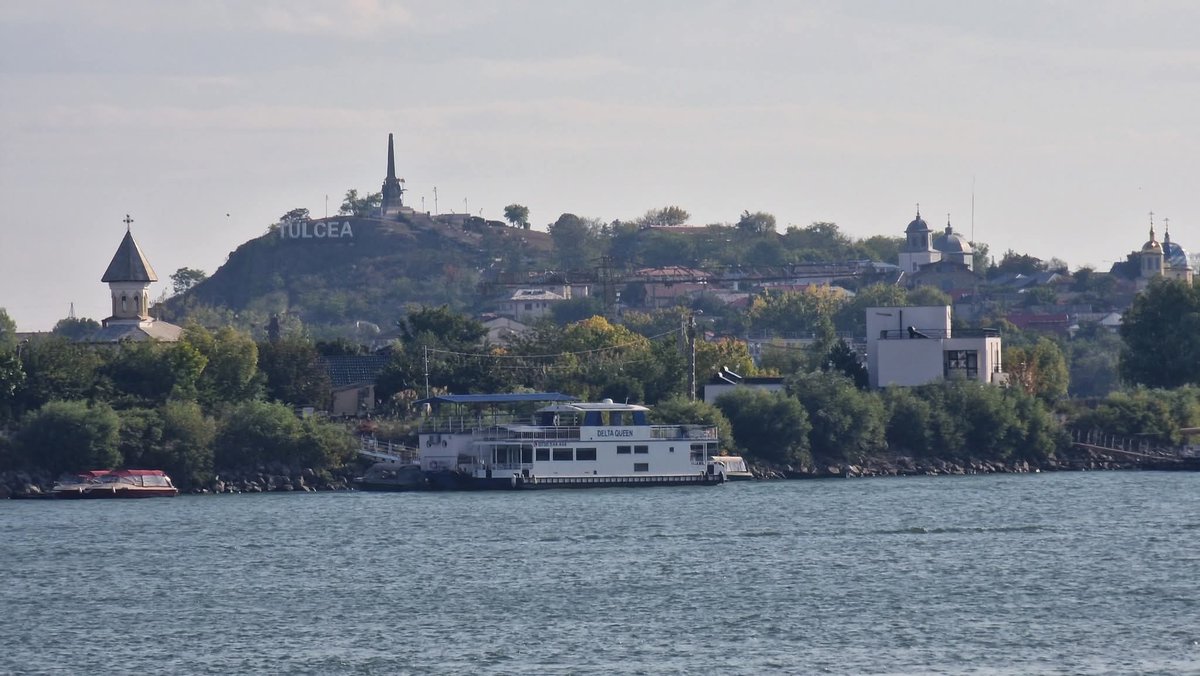 Travel_2Romania's tweet photo. Bună dimineața, Tulcea! ☕
#safcadeltatours
📷cipriansafca #Tulcea #Romania #deltadunarii #danubedelta #deltaqueen https://t.co/IudJE3HmSj