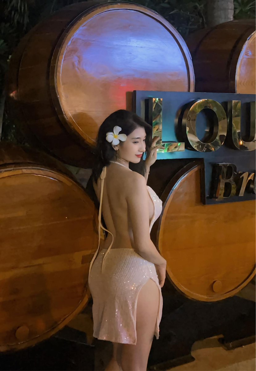 EmelinaTraugott's tweet photo. Ai sợ thì đi về
Với em … https://t.co/xIGEpRa2Xh