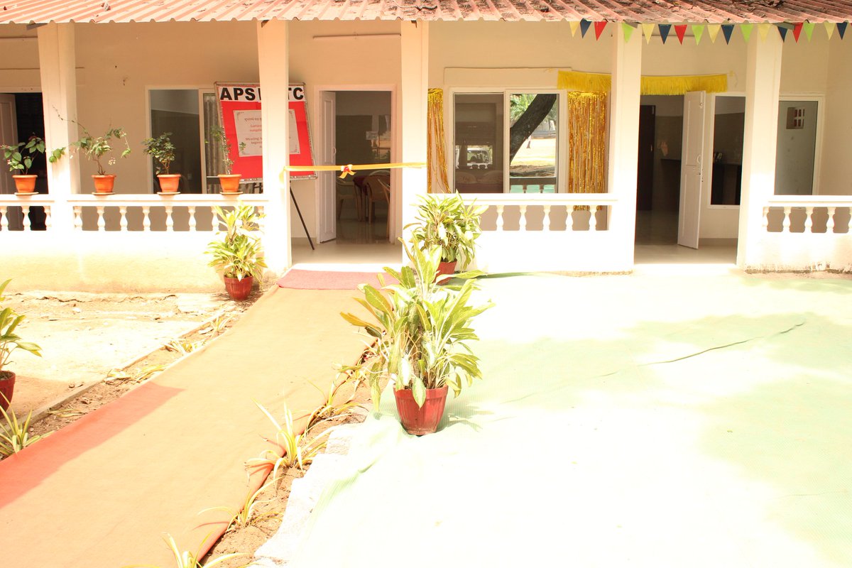 apsprtcbangalor's tweet image. 🍽️ A new space for smiles and flavours!
Army Public School PRTC, Bangalore proudly inaugurated its new canteen, offering students and staff a refreshing spot to relax, recharge, and relish delicious moments together. 🌟
#canteen 
#apsprtc