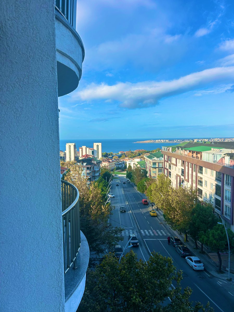 GavinGeddes7's tweet photo. Good morning everyone from a sunny #Instanbul where I’m sipping coffee and admiring the view. Although this week is very much a business trip I’m hoping to take a boat ride along the #Bosphorous today and see where East meets West. Have a great day everyone 🇹🇷 #thursdaymorning https://t.co/puyt4SWR3c