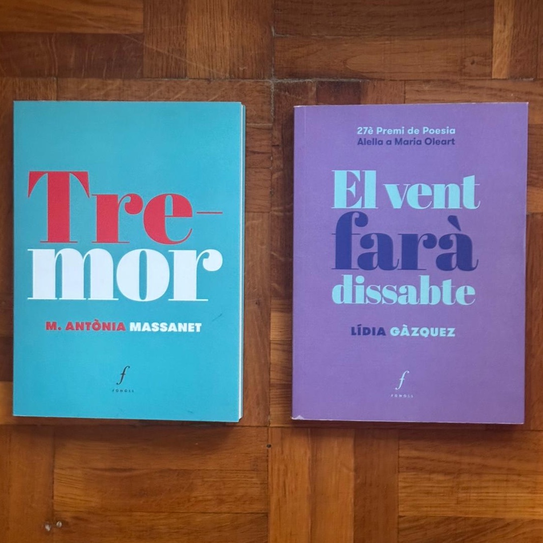Lídia Gàzquez (@lidiagazquez) on Twitter photo 📖✨ Aquest dissabte seré a Manresa al festival <a href="/tocatsdelletra/">Tocats de Lletra</a> en un diàleg poètic amb l'admirada <a href="/antoniamassanet/">M. Antònia Massanet</a>. Presentem a la secció Novíssims:
🌊 Tremor (Massanet)
💨 El vent farà dissabte (Gàzquez)
<a href="/editorialfonoll/">editorial fonoll</a>
📅 18 d’octubre · 13 h
📍 Espai Òmnium Manresa
Som-hi! 📖✨ Aquest dissabte seré a Manresa al festival <a href="/tocatsdelletra/">Tocats de Lletra</a> en un diàleg poètic amb l'admirada <a href="/antoniamassanet/">M. Antònia Massanet</a>. Presentem a la secció Novíssims:
🌊 Tremor (Massanet)
💨 El vent farà dissabte (Gàzquez)
<a href="/editorialfonoll/">editorial fonoll</a>
📅 18 d’octubre · 13 h
📍 Espai Òmnium Manresa
Som-hi!