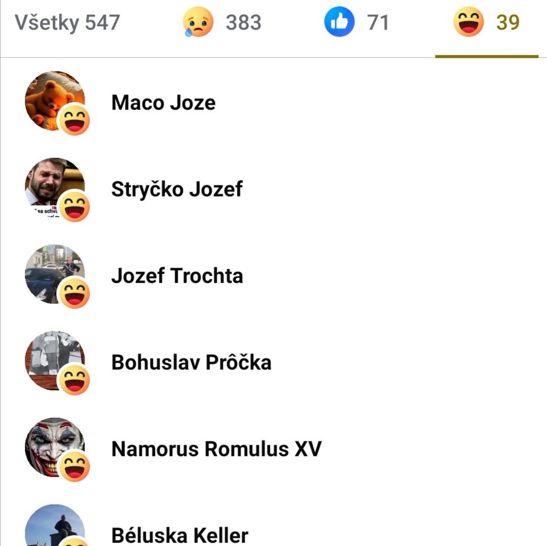 Ľuďom statočne procházkuje...

(Sú tam aj trollovia, ale väčšina sú reálni ľudia.)