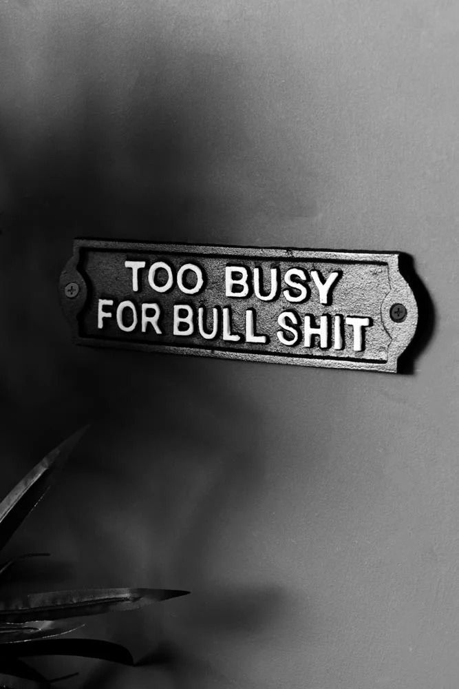 joanna333375101's tweet photo. 🎯🎯

“Trying to manipulate a psychologist with mind games is like bringing a spoon to a swordfight. 
It exposes your ignorance, your fear, and your weakness. 
Awareness always wins. "

- Laura . 

#PsychologyTruth #MindGamesFail #SelfAwareness #TheHumanLightProject https://t.co/6Fc1TSuEJO