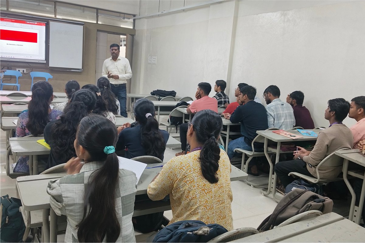 ritindia1983's tweet image. A one-day session on “Object Oriented Programming Using Java” was conducted by Mr. Ravindra Mandale, Jr. Tech Lead, Visionapps Technology Pvt. Ltd., Gurgaon.
SY students gained hands-on insights into multithreading, synchronization & interview tips!
#CSEAIandML #JavaProgramming
