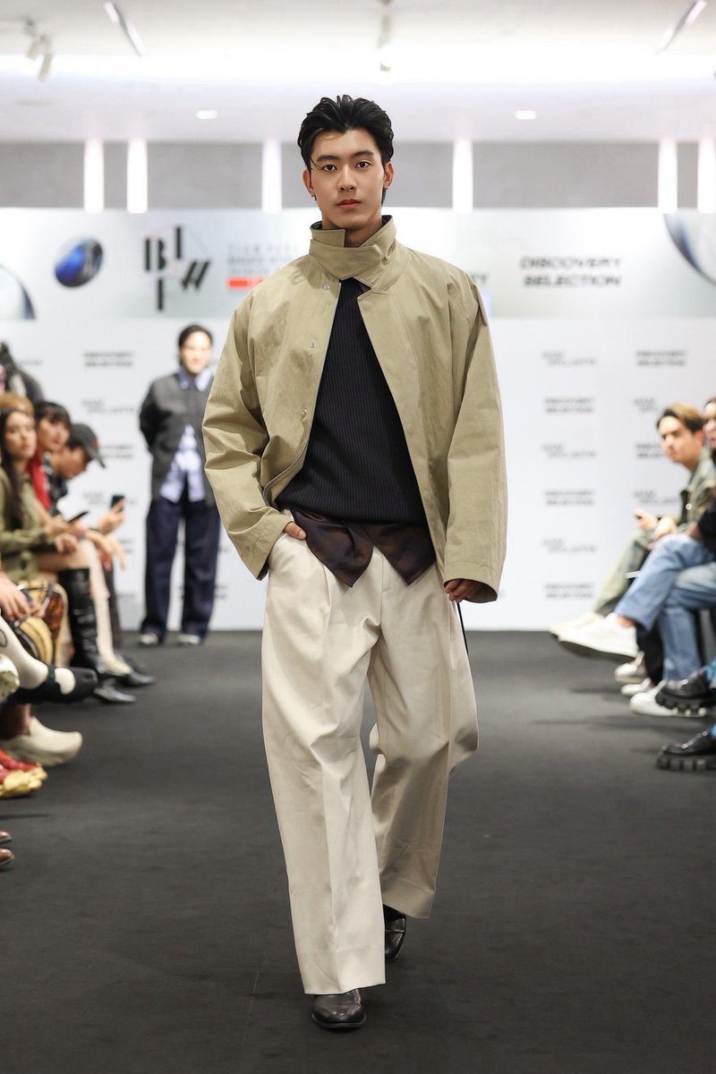 ONETRAINEE's tweet image. Siam Discovery Fashion Revolutionary 2025 🧥🥾

#SiamDiscovery #BeRevolutionary #FashionRevolutionary #SiamDiscoveryBIFW2025
#BIFW2025 #Toonyani #onetrainee