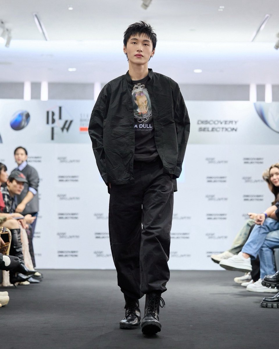 ONETRAINEE's tweet image. Siam Discovery Fashion Revolutionary 2025 🧥🥾

#SiamDiscovery #BeRevolutionary #FashionRevolutionary #SiamDiscoveryBIFW2025
#BIFW2025 #Toonyani #onetrainee