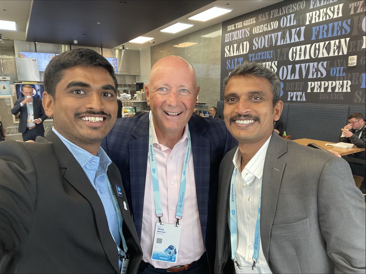 NaveenDhanaraj's tweet image. Day 1 @Dreamforce 2025 – #MainKeynote by @Benioff was inspiring! From #Agentforce360 &amp;amp; #Data360 to Slack as #AgenticOS, humans &amp;amp; AI work side by side.

Loved meeting amazing pros &amp;amp; congrats @quratulaintariq , #DF25 Golden Hoodie!

@salesforce  #AintiramWebTech #Trailblazers #AWT