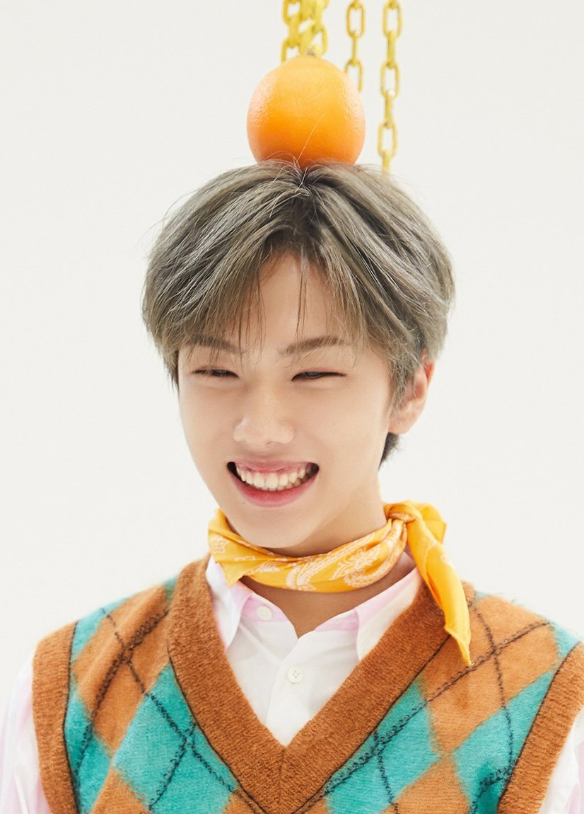 jisunqpawrk's tweet photo. 2020 jisung 🍊                  2025 jisung 🍋 https://t.co/heXawzJM7w