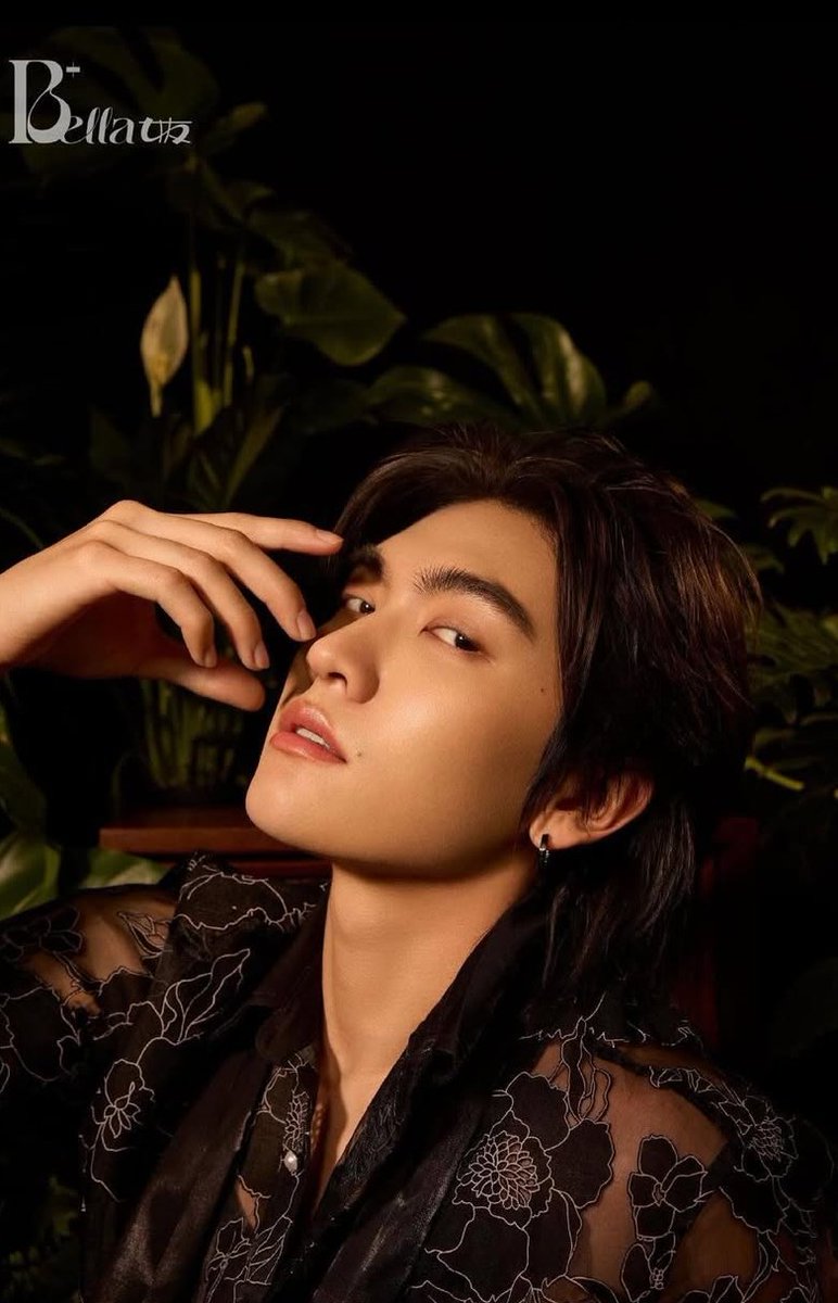 aikorin0618_bn_'s tweet image. おぉ😍素敵すぎる︎🤍🖤 1枚目好きだなぁ✨

#Bellamagazine
#Bosschaikamon #Noeulnuttarat 
 #BossNoeul