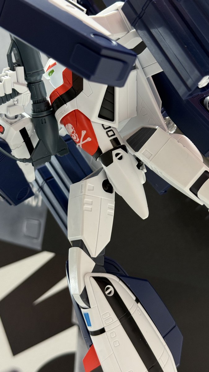 PLAMAX 1/72 VF-1S ストライクバトロイドバルキリー（一条輝機）
本日10/16日出荷！！
goodsmile.com/ja/product/113…

全日本模型ホビーショーでは素組＋デカール＋半艶トップコート仕上げを展示&amp;物販コーナーにて販売もします！
ぜひご覧ください

#マクロスモデラーズ
#PLAMAX
#全日本模型ホビーショー