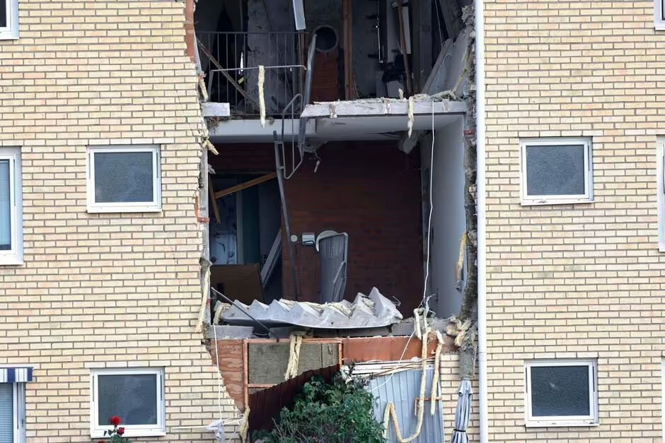 🇸🇪 SWEDEN'S MALMÖ IS NOW MORE DANGEROUS THAN BAGHDAD...WAIT...WHAT?!

Sweden’s crime wave has gone so off the rails that estate agents are now advertising apartments with "no recent explosions.”

Malmö ranks more dangerous than Baghdad - yes, the one in Iraq - and in Stockholm,