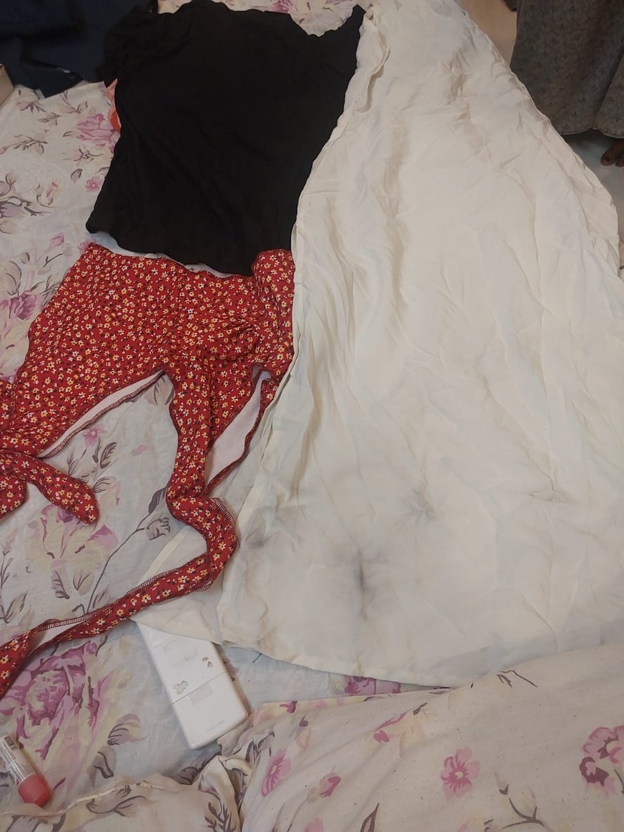 RisingDinesh's tweet photo. @myntra this is how you fool customers by looting money and wasting time 
Ordered product vs delivered product for Order ID # 1311995 11234478921201

Please don't play with customers time and money 
We trusted myntra during every festival and occasion.. we never expected this . https://t.co/PMan04aNmn